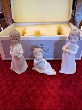 Lladró Christmas Morning Mini Bell Ornament Set #5940 Porcelain 3pc Set w/ Box